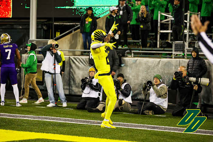 Dont'e Thornton celebrates a touchdown against the Washington Huskies.